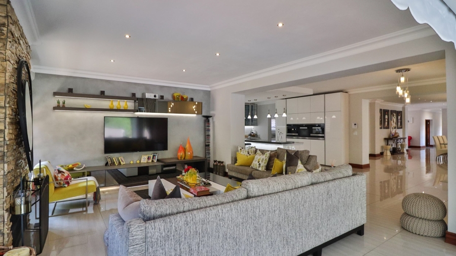 6 Bedroom Property for Sale in Birdwood Estate North West